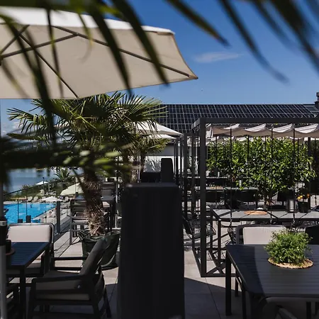 Na Stawach 24 Hotel *